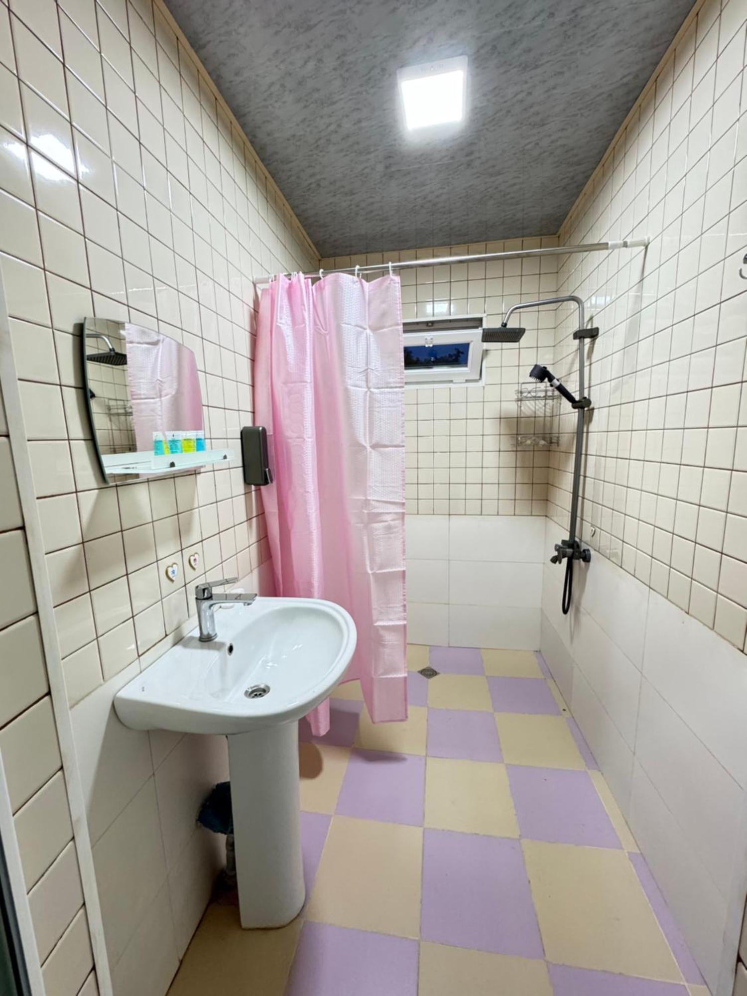 מרטווילי Odo'S Guest House מראה חיצוני תמונה